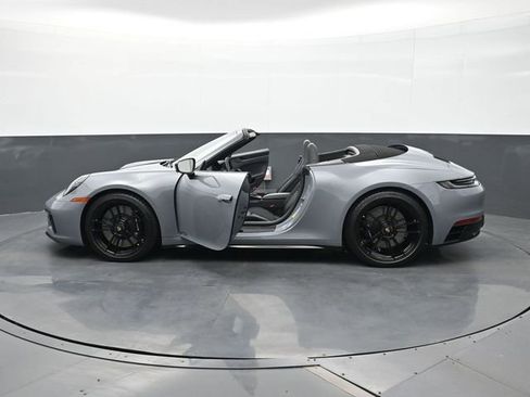 Certified 2024 Porsche 911 Carrera GTS RWD image 25