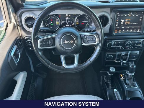 Used 2022 Jeep Wrangler Unlimited Sahara AWD/4WD image 15