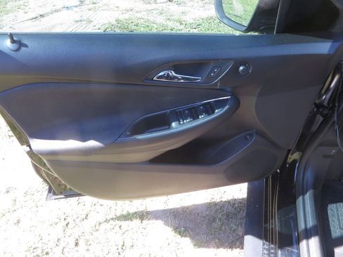 Used 2018 Chevrolet Cruze LS image 10