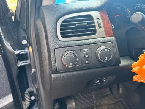 Used 2010 Chevrolet Silverado 2500 LTZ w/ Suspension Package, Off-Road AWD/4WD image 9