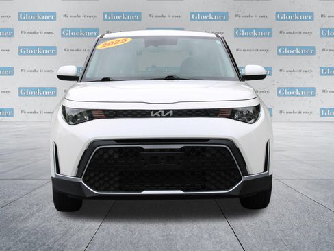Used 2025 Kia Soul LX FWD image 2