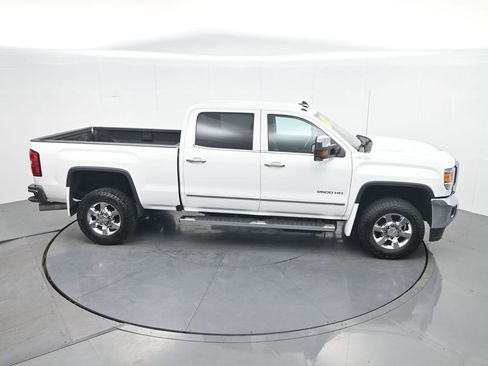 Used 2018 GMC Sierra 2500 SLT w/ Duramax Plus Package AWD/4WD image 21