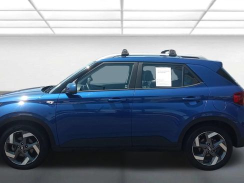 Used 2022 Hyundai Venue Limited FWD image 8