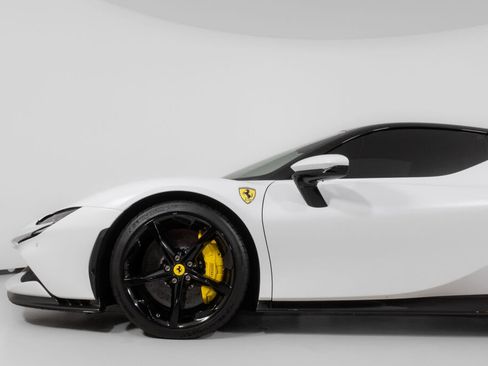 Used 2023 Ferrari SF90 Stradale image 13