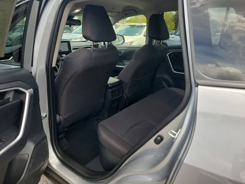 Used 2025 Toyota RAV4 LE AWD/4WD image 9