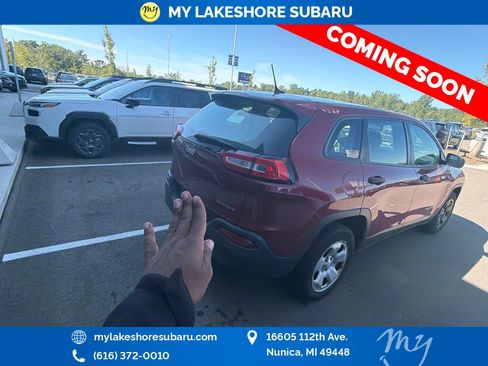 Used 2016 Jeep Cherokee Sport FWD image 7