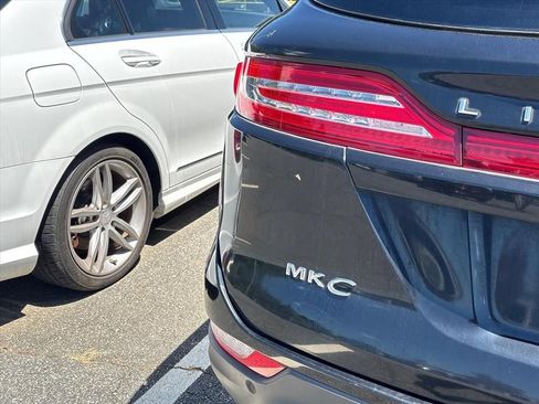 Used 2017 Lincoln MKC Reserve FWD image 13