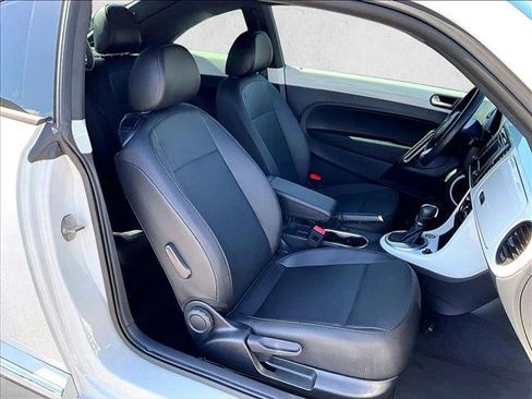 Used 2017 Volkswagen Beetle 1.8T SE FWD image 9