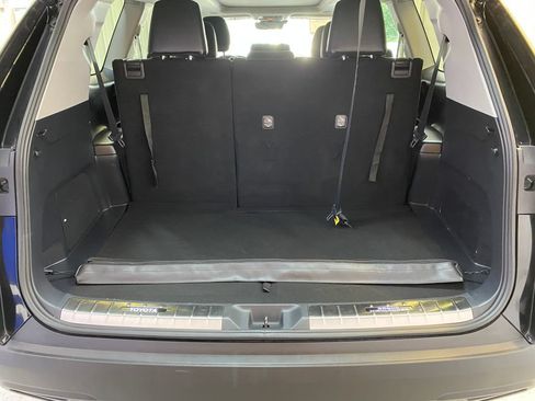 Used 2025 Toyota Grand Highlander FWD image 29