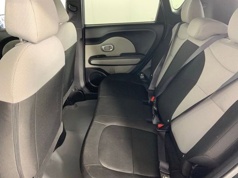 Used 2017 Kia Soul image 18