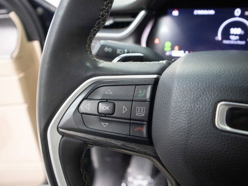 Used 2023 Jeep Grand Cherokee Limited image 12