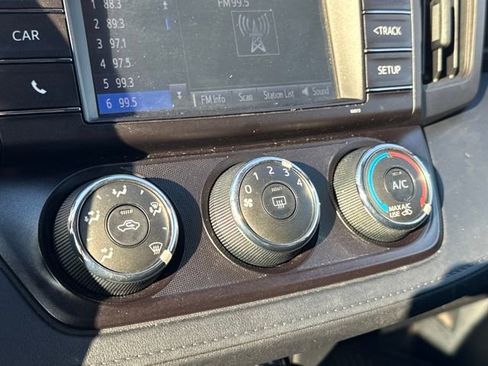 Used 2018 Toyota RAV4 LE image 20