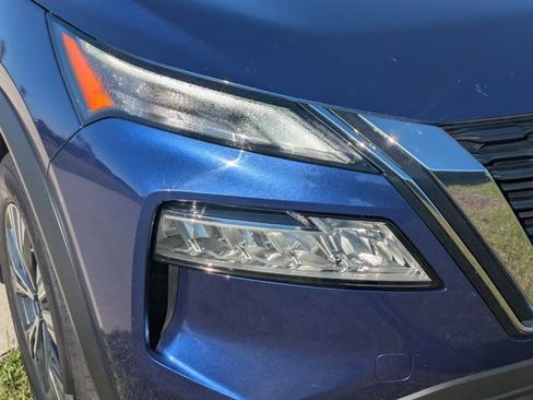 Used 2023 Nissan Rogue SV FWD image 9