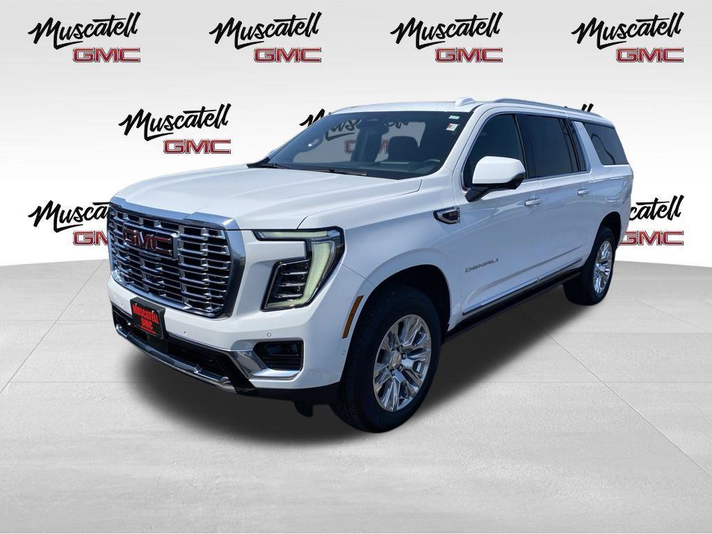 Used 2026 GMC Yukon XL Denali w/ Sun & Power Step Package AWD/4WD image 3