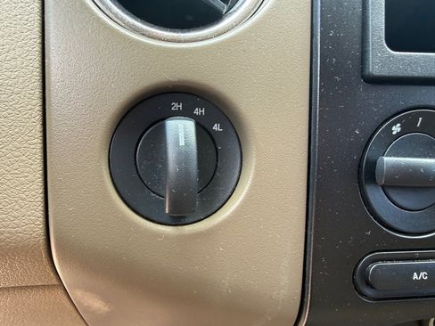 Used 2006 Ford F150 XLT AWD/4WD image 10