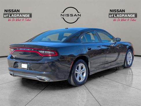 Used 2019 Dodge Charger SXT image 5