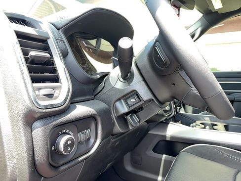 New 2026 RAM 2500 Laramie AWD/4WD image 32