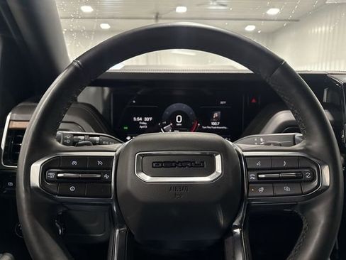 Used 2025 GMC Yukon XL Denali image 21