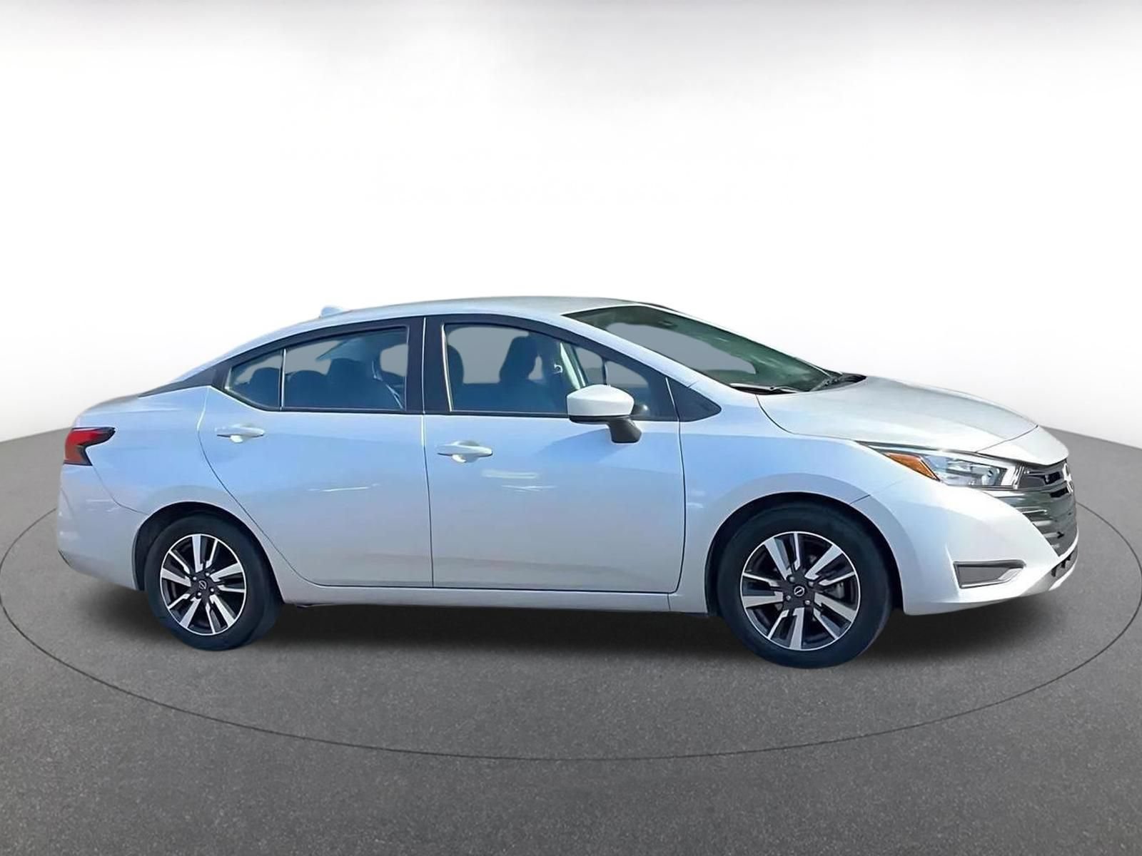Used 2025 Nissan Versa SV FWD image 14