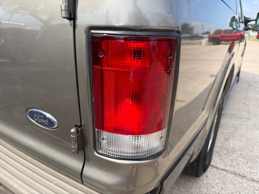 Used 2003 Ford Excursion Limited RWD image 9