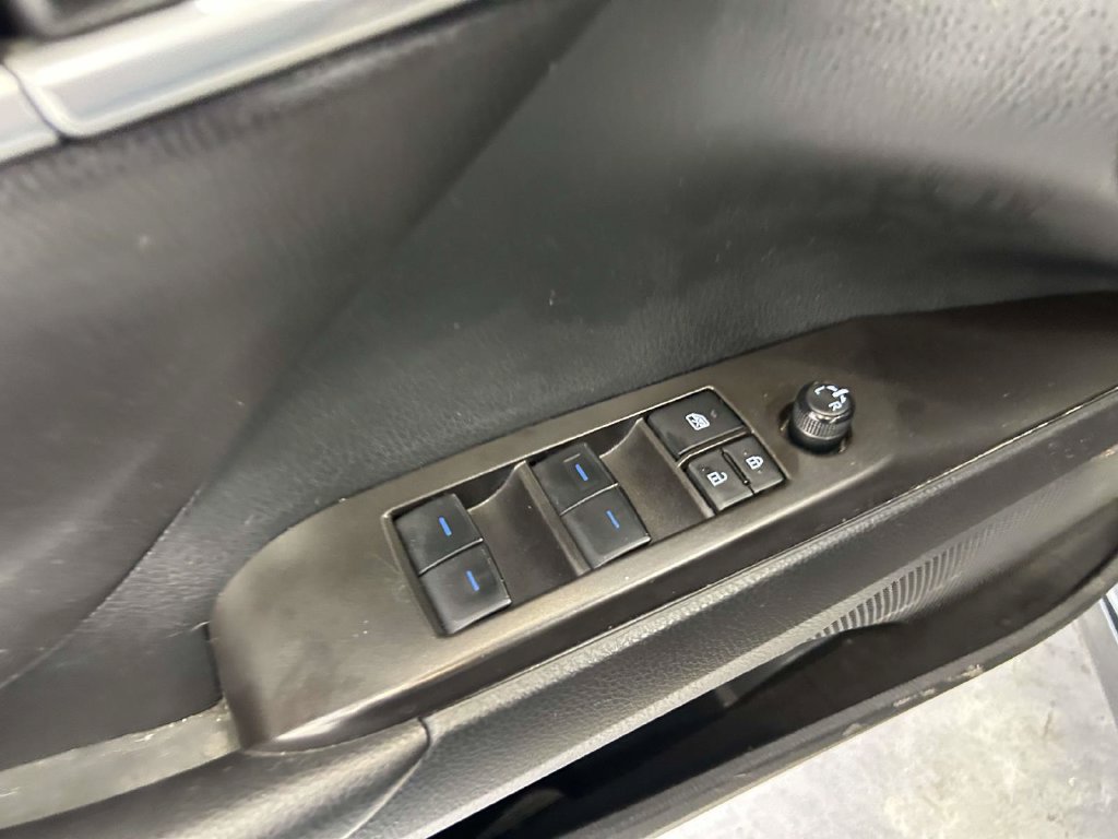 Used 2023 Toyota Camry SE FWD image 16