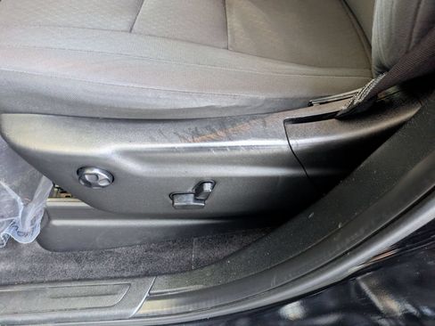 Used 2018 Jeep Grand Cherokee Laredo RWD image 22