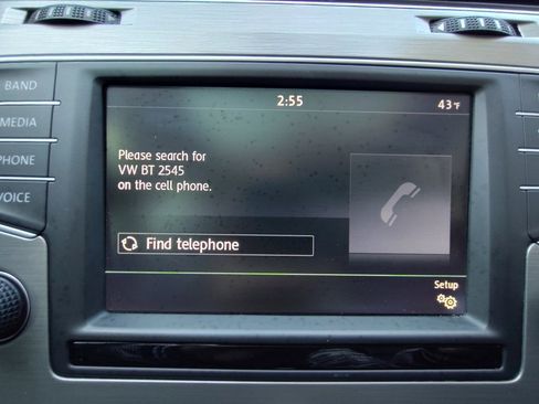 Used 2016 Volkswagen Golf SE image 28