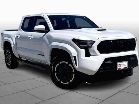 Used 2024 Toyota Tacoma TRD Sport image 3