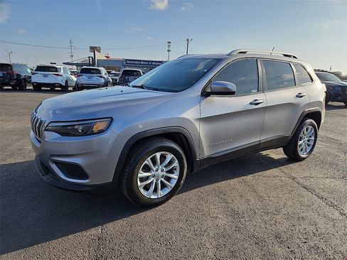 Used 2020 Jeep Cherokee Latitude image 2