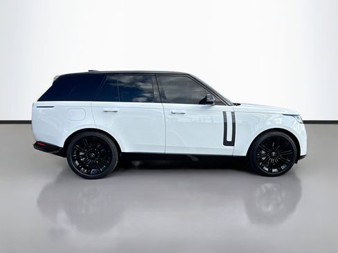 Used 2025 Land Rover Range Rover SE image 6