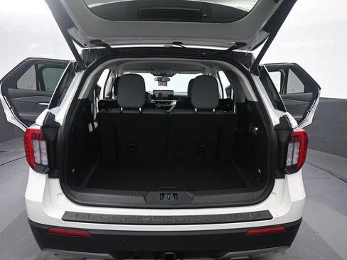 New 2026 Ford Explorer Active w/ Active Comfort Package RWD image 12