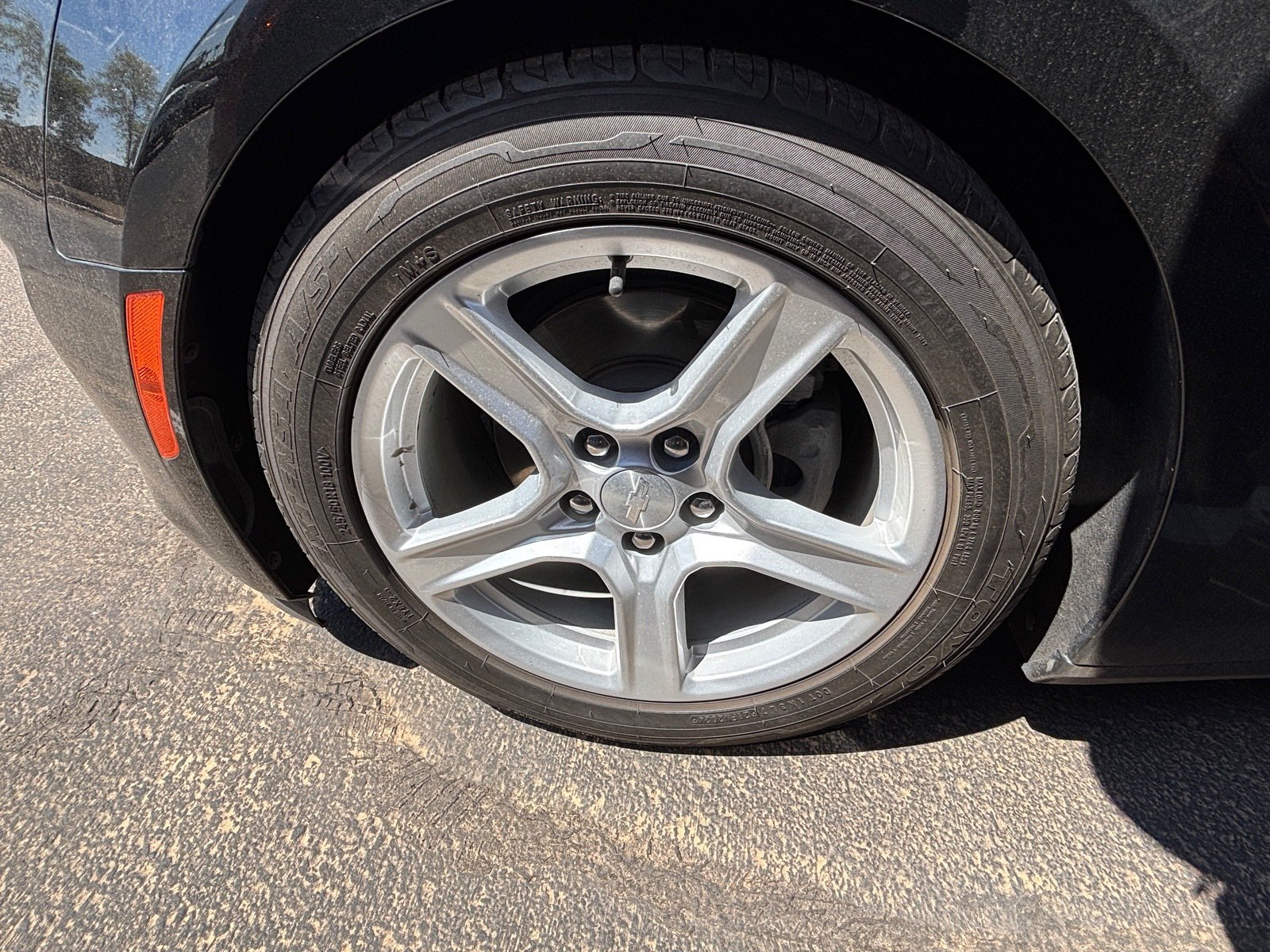 Used 2023 Chevrolet Camaro LT RWD image 6