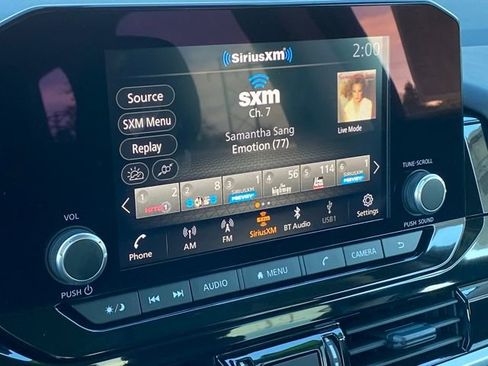 New 2025 Nissan Pathfinder SV w/ Black Appearance Package image 22