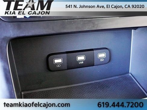 Certified 2024 Kia Carnival LX image 29