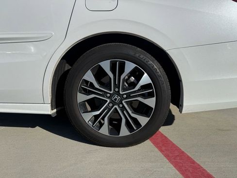 Used 2025 Honda Odyssey Elite image 11