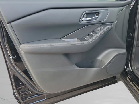 New 2026 Nissan Rogue SV image 18