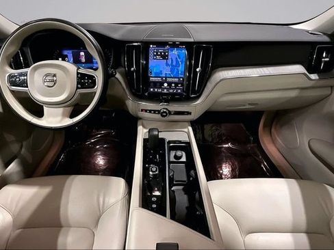 Certified 2024 Volvo XC60 B5 Plus w/ Climate Package AWD/4WD image 19