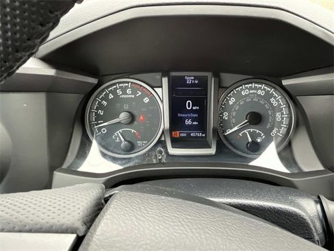 Used 2021 Toyota Tacoma TRD Off-Road image 35