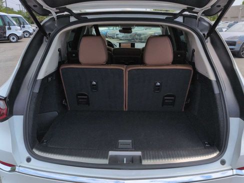 Used 2025 Acura MDX SH-AWD w/ Advance Package image 37