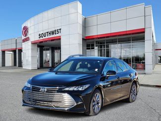 Used 2019 Toyota Avalon XLE video 2