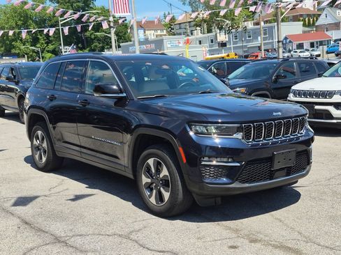Used 2023 Jeep Grand Cherokee 4WD 4xe image 4