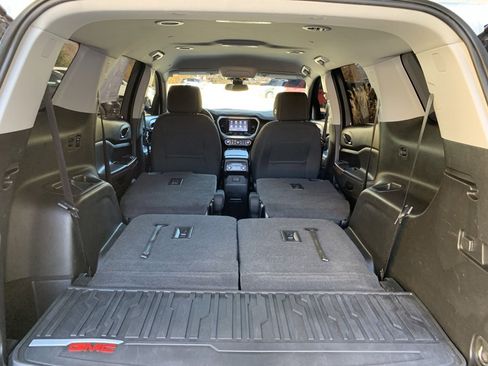 Used 2023 GMC Acadia SLE image 35