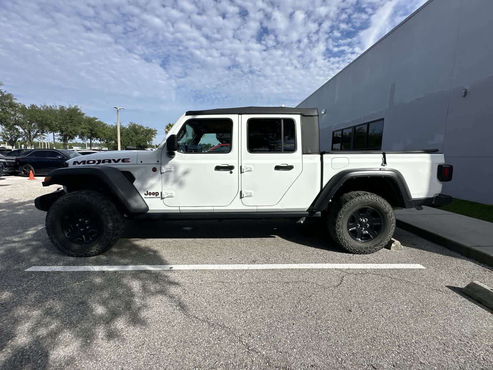 Used 2022 Jeep Gladiator Mojave AWD/4WD image 5