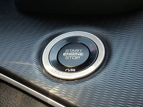 Used 2023 Jeep Grand Cherokee L Laredo image 24