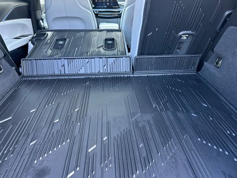 Certified 2025 Cadillac Lyriq Luxury image 16