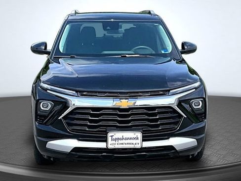 Used 2025 Chevrolet TrailBlazer LT AWD/4WD image 2