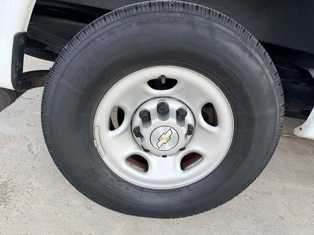 Used 2021 Chevrolet Express 2500 LS w/ Driver Convenience Package RWD image 14