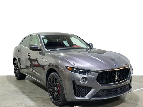 Used 2019 Maserati Levante GTS image 3