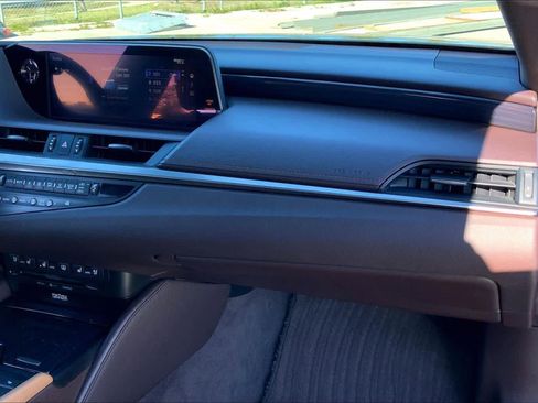 Used 2020 Lexus ES 350 Ultra Luxury image 17
