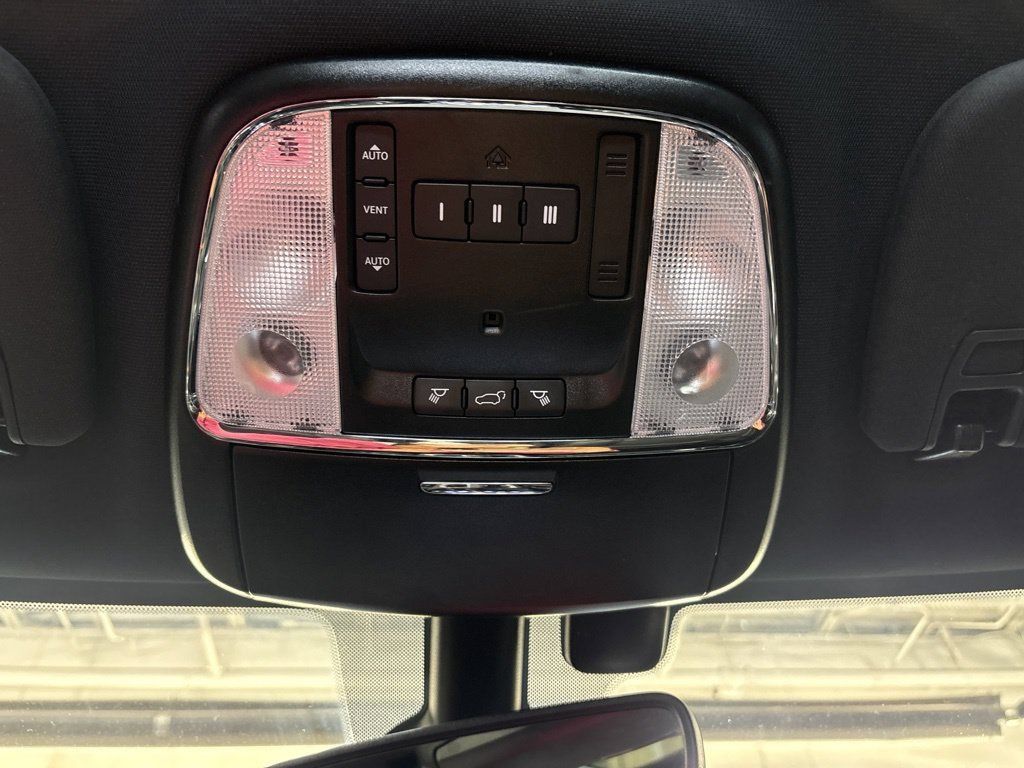 Used 2021 Jeep Grand Cherokee Limited w/ Trailer Tow Group IV AWD/4WD image 24